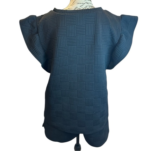 Black Textured Ruffle Sleeve Top and Shorts Set EUC - Picture 4 of 5